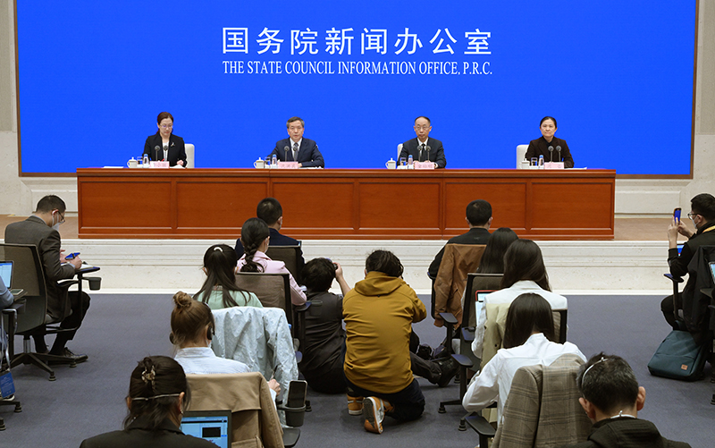 国新办发布会回应新冠病毒溯源研究情况，权威解答相关关切