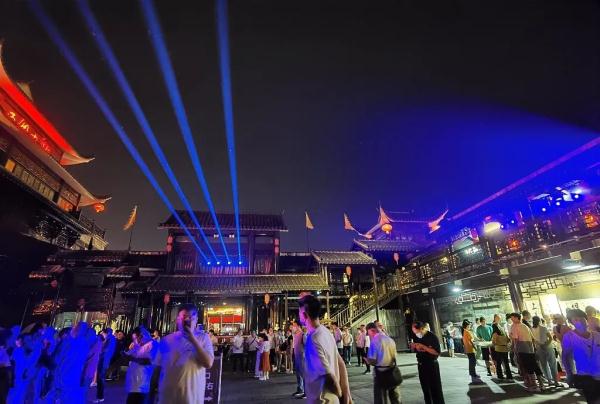 张家界成疫情传播中枢，关联多地本土病例致传播链扩延