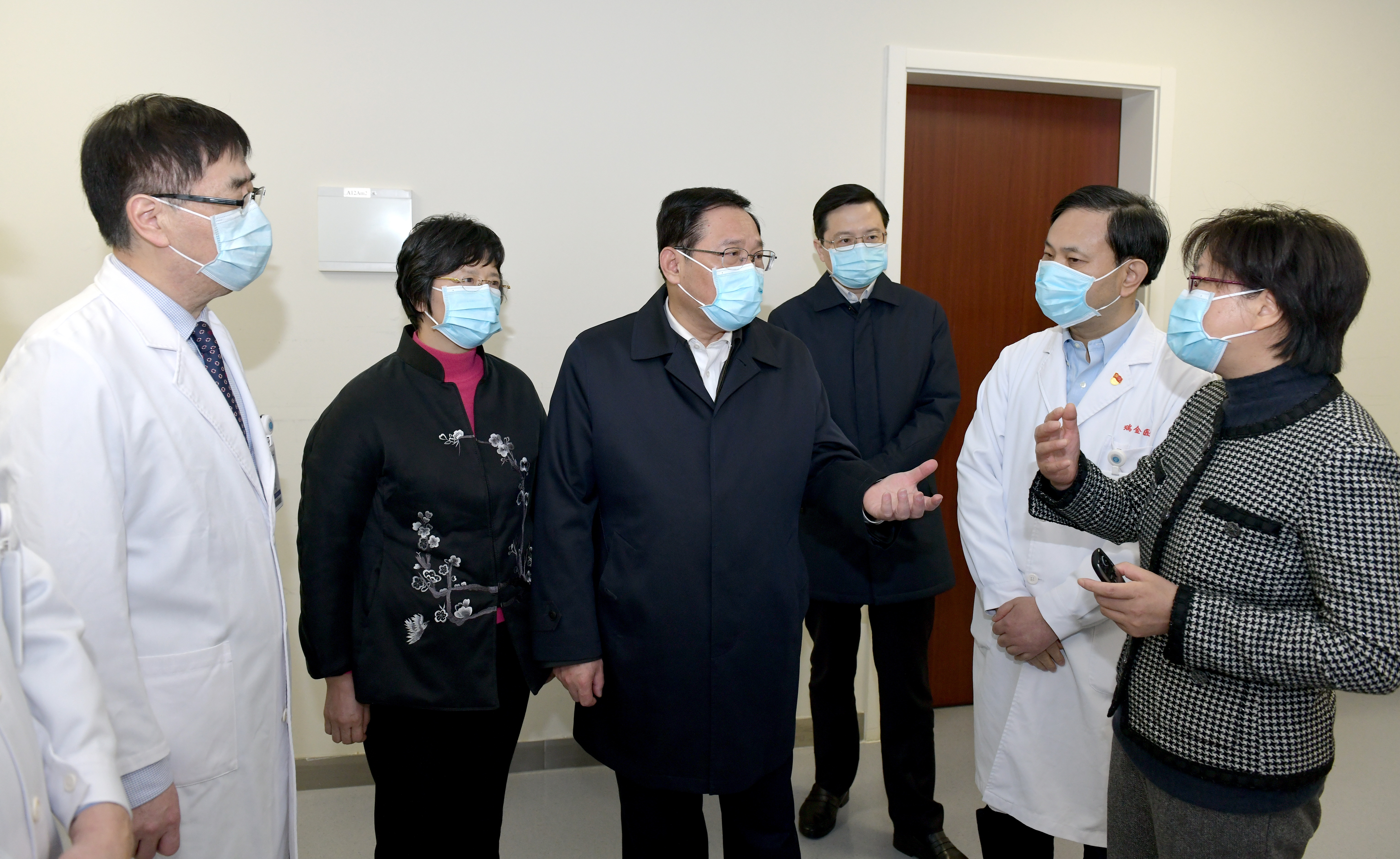 上海春节坚守岗位防控疫情，守护城市安全与市民健康