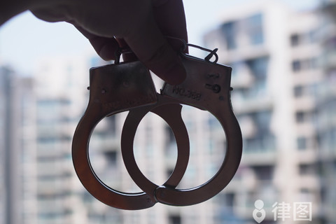 编造故意传播虚假疫情信息要担啥责？有这些法律依据