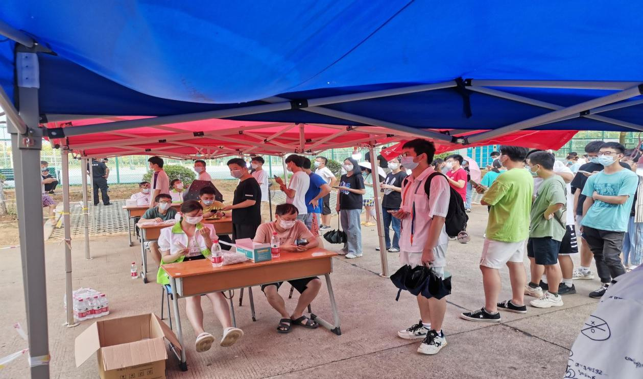 学校学工战线紧急疫情防控,筑牢守护学生安全防线