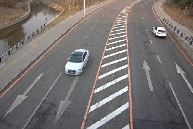 新手高速行驶常犯啥错？老司机为你总结高速行驶规则