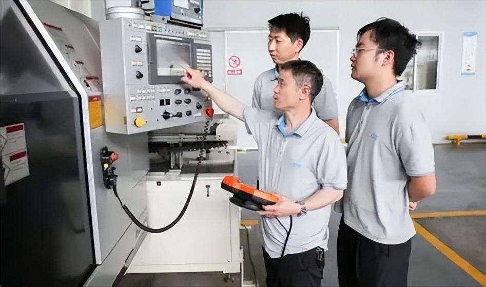 2026 届 1270 万高校毕业生就业难,学历真不值钱了?