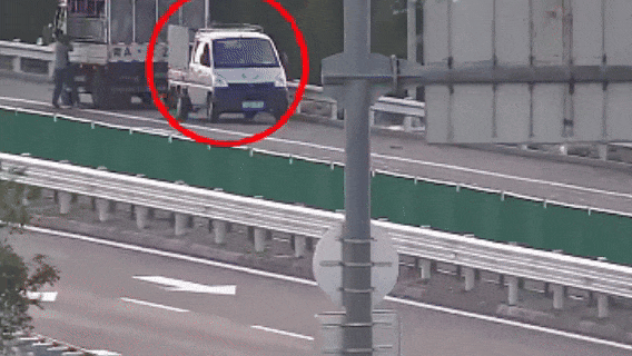 高速应急车道违章停车掉头，还发生这些典型交通案例