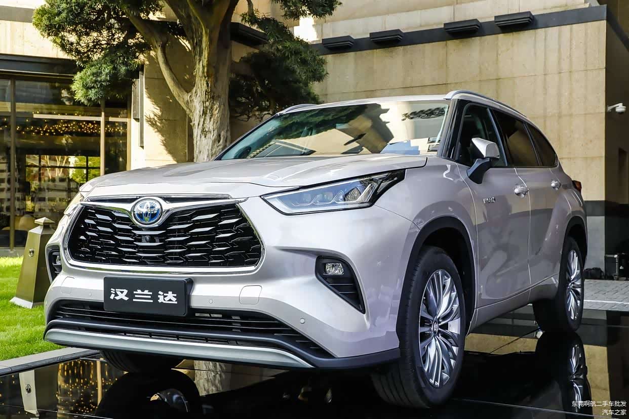 高速行车易犯的错，避免油门当刹车及牢记系安全带