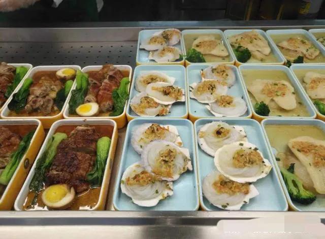 武汉高校食堂超赞!武大食堂菜品丰富成网红,学生餐食超多样