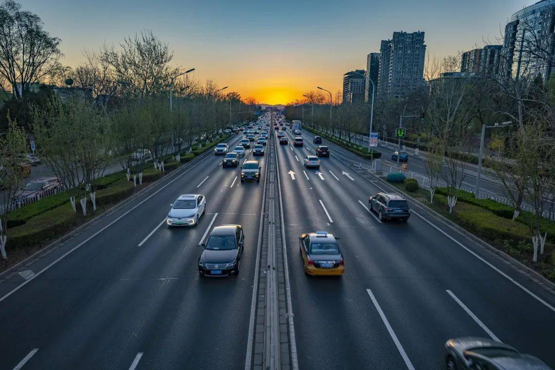 武汉各类车辆限行规则汇总，含单双号、隧道、国道及货车限行