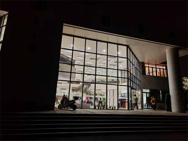 考研季大学图书馆暖心陪伴，还有专属心理解压舱