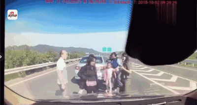 高速交通事故后果严重!牢记车靠边人撤离即报警保命