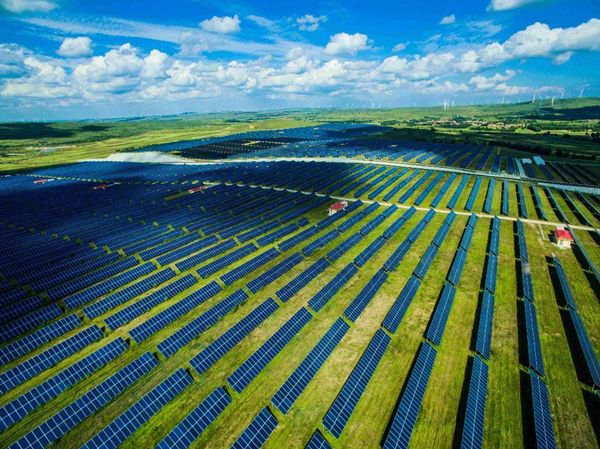 北京冬奥会精彩纷呈 低碳技术驱动冰雪产业蓬勃发展