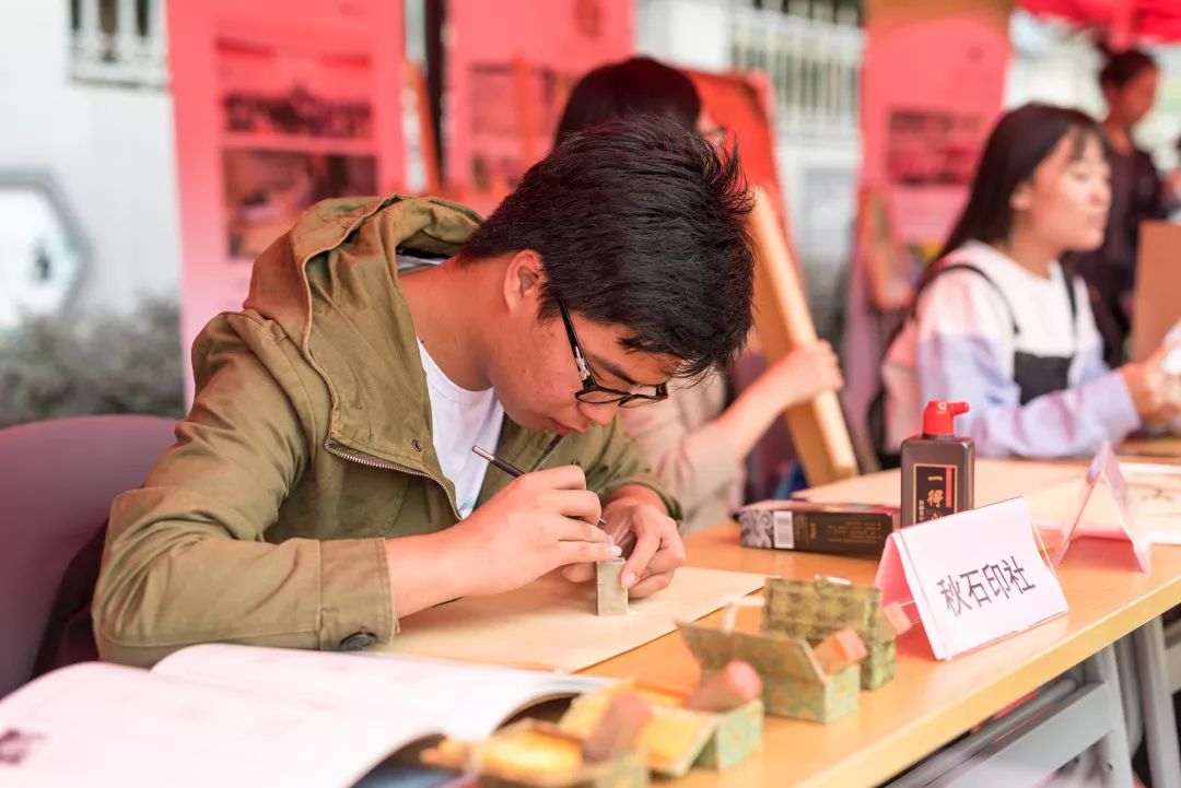 沪上高校社团风采多,分享你参加社团的难忘经历