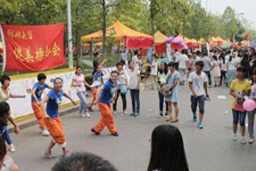大学生必看！加入这些社团，让你的大学生活更充实有趣