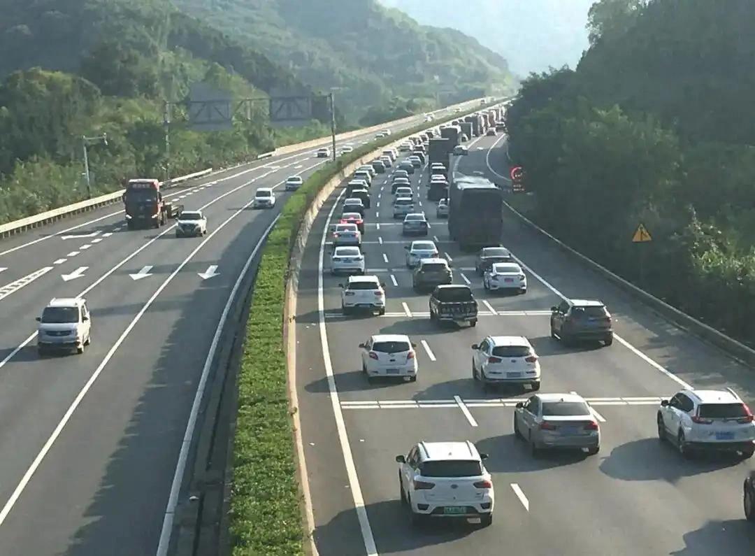 自驾游常走高速易困？这些导致高速行驶困倦的原因要知道