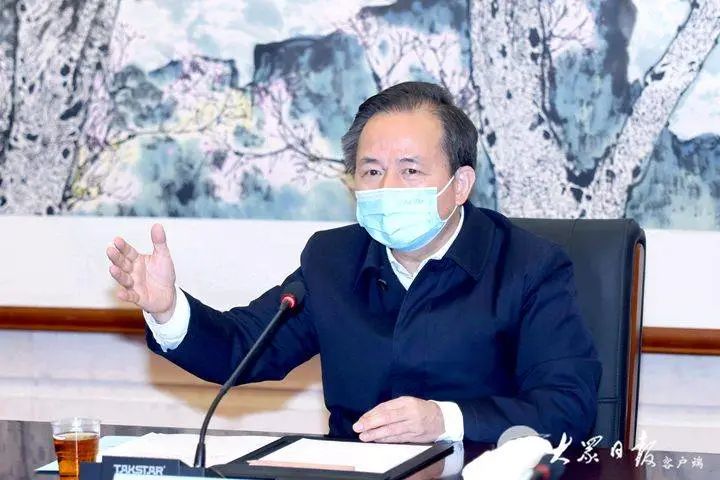省委书记调研疫情防控与经济发展，强调减少疫情对经济影响