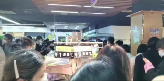 西安疫情防控升级,年末冲刺期遇危机,万亿城市头衔存悬念