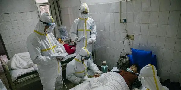 疫情爆发_疫情中国防控成效_白衣战士抗疫事迹